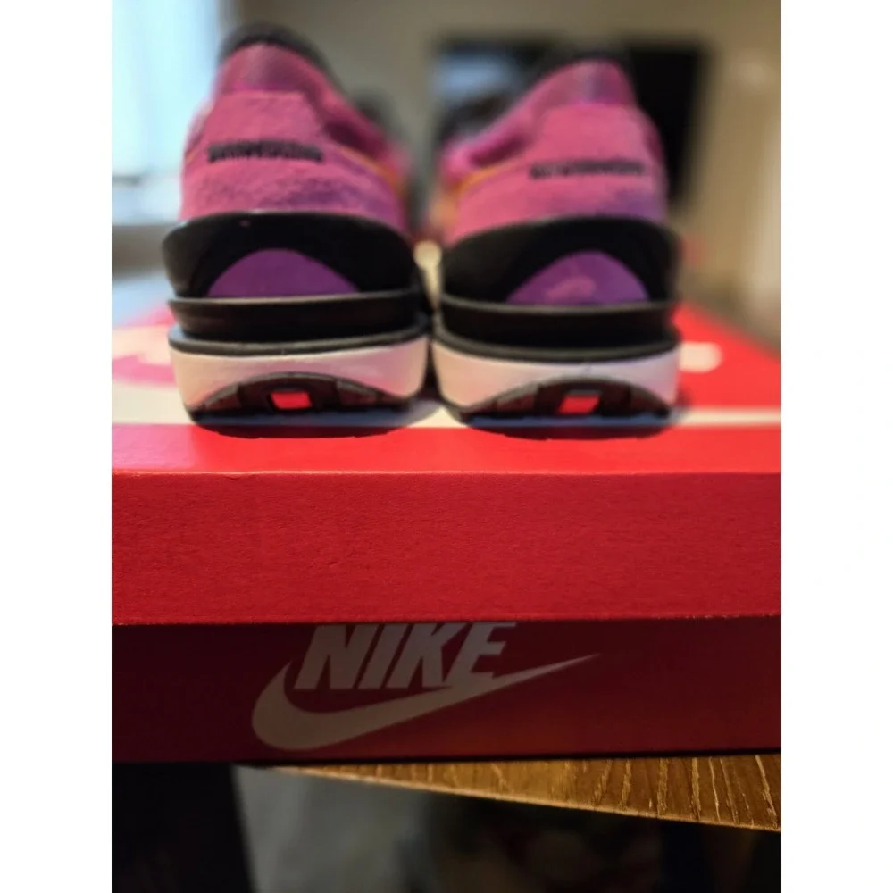 Nike Waffle One GS Active Fuchsia Gold Size 4Y New in Box DC0481-600